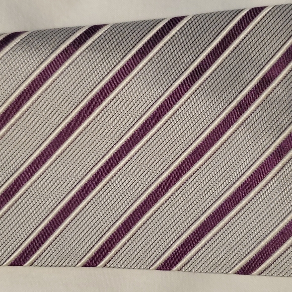 Men's Van Heusen silver and purple tie - Picture 5 of 5
